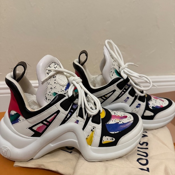 Louis Vuitton Sneakers - Picture 1 of 8